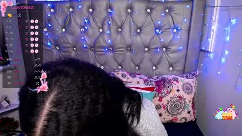   online show from December 19, 3:08 pm