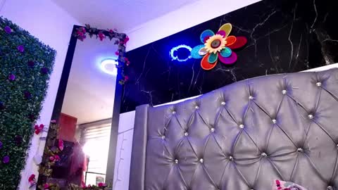   online show from January 28, 12:43 pm