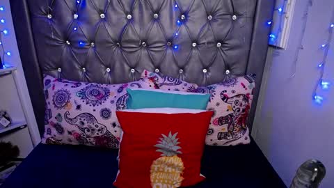   online show from February 5, 11:12 am