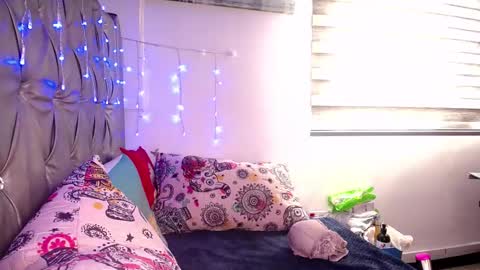   online show from March 7, 2:34 pm