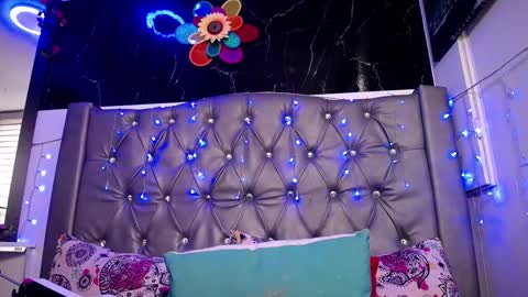   online show from March 12, 3:40 pm