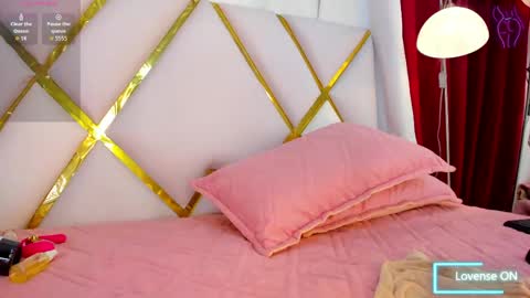 Snapshot of lila_pinky_ chatting on April 27, 12:03 pm lila_pinky_ online show from April 27, 12:03 pm