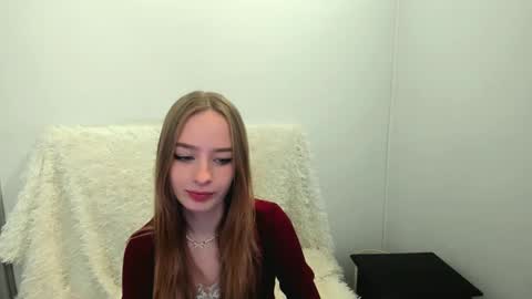 Snapshot of liladesire chatting on December 6, 9:21 am LiliaDesire online show from December 6, 9:21 am