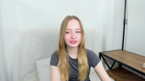 Snapshot of liladesire chatting on January 24, 9:17 am LiliaDesire online show from January 24, 9:17 am