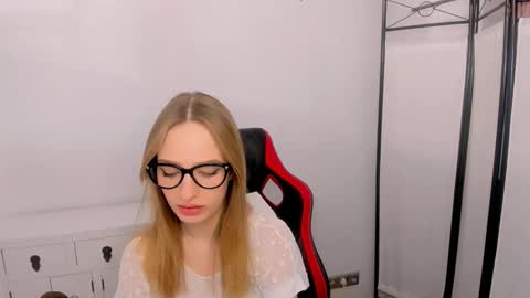 Snapshot of liladesire chatting on February 11, 4:24 pm LiliaDesire online show from February 11, 4:24 pm