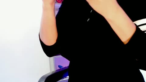 Lilah Sweet online show from February 9, 1:25 pm