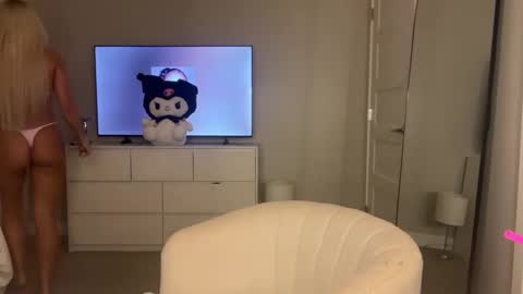 lilbbyliv online show from September 17, 2:02 am