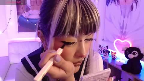 Snapshot of lilcandy19 chatting on January 19, 12:20 pm lilcandy19 online show from January 19, 12:20 pm