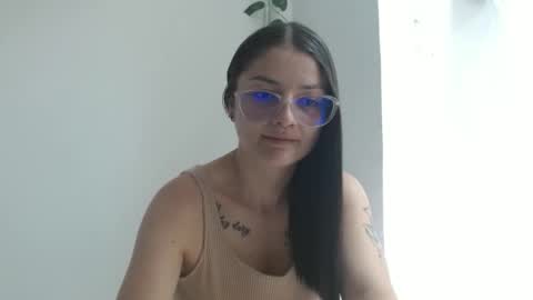 Snapshot of lilcoralinne_0 chatting on May 10, 4:34 pm Valeri Villalobos IG villa lobosvaleri online show from May 10, 4:34 pm