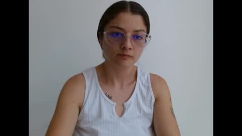 Snapshot of lilcoralinne_0 chatting on May 13, 4:59 pm Valeri Villalobos IG villa lobosvaleri online show from May 13, 4:59 pm