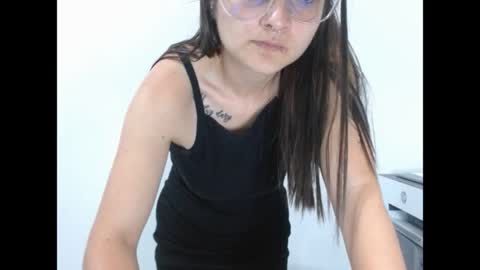 Snapshot of lilcoralinne_0 chatting on May 29, 1:14 am Valeri Villalobos IG villa lobosvaleri online show from May 29, 1:14 am