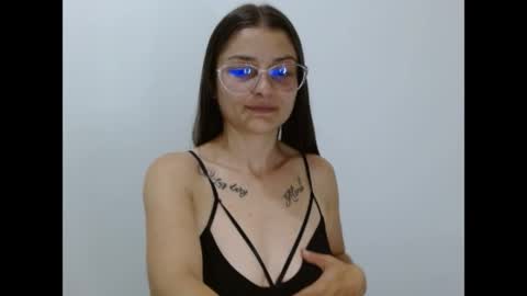 Snapshot of lilcoralinne_0 chatting on May 31, 1:25 am Valeri Villalobos IG villa lobosvaleri online show from May 31, 1:25 am