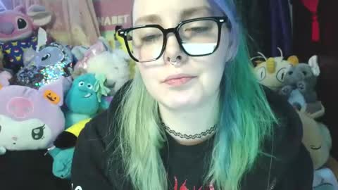 Snapshot of lilemmy1999 chatting on December 11, 7:57 pm emily ryanson online show from December 11, 7:57 pm