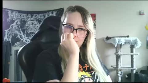 Snapshot of lilemmy1999 chatting on May 7, 5:51 pm emily ryanson online show from May 7, 5:51 pm