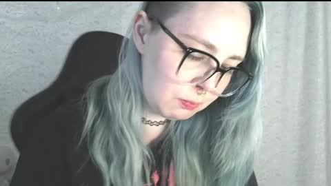 Snapshot of lilemmy1999 chatting on June 3, 6:35 pm emily ryanson online show from June 3, 6:35 pm