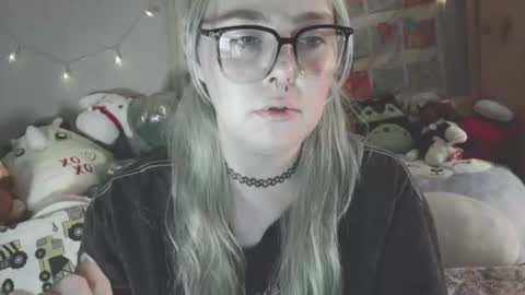 Snapshot of lilemmy1999 chatting on July 23, 1:19 am emily ryanson online show from July 23, 1:19 am