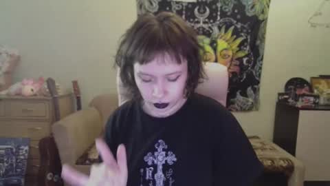 Lil online show from December 4, 10:24 am