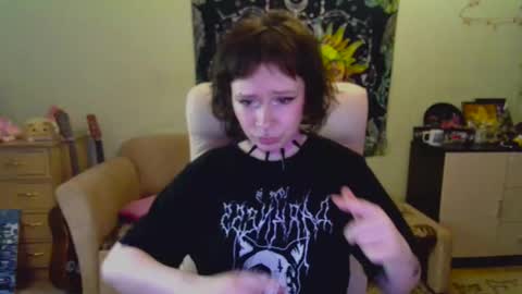 Lil online show from December 5, 10:44 am