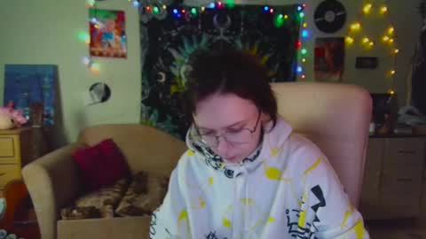 Lil online show from December 20, 10:38 am