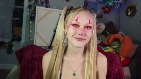 LilSquirt online show from November 4, 7:13 pm