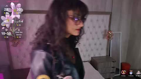 Snapshot of lili_clan chatting on October 24, 3:19 pm lili_clan online show from October 24, 3:19 pm