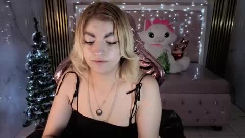 Lili online show from November 28, 3:31 am