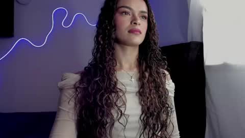 lili_evanss online show from July 11, 4:32 pm