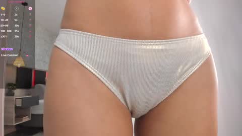 lili online show from February 19, 3:27 pm