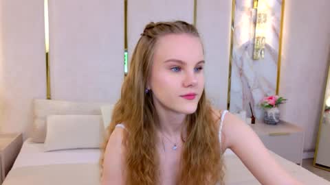 lili_lohan online show from June 5, 5:36 am