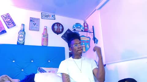 lili_roussi online show from March 31, 8:31 pm