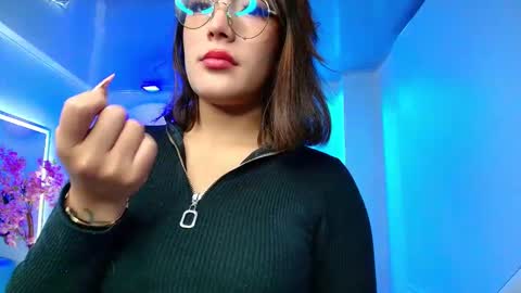 Snapshot of lili_scott chatting on October 30, 3:19 am Lili  online show from October 30, 3:19 am