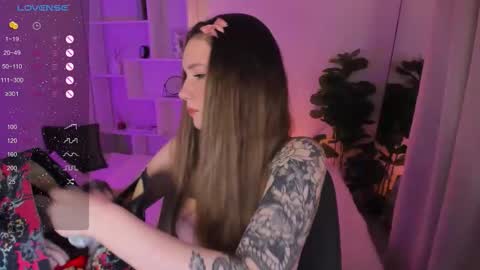 Lily online show from November 14, 1:59 am