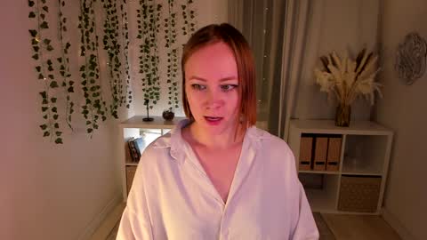 Snapshot of lilian_kroft chatting on January 28, 3:57 pm LIL online show from January 28, 3:57 pm