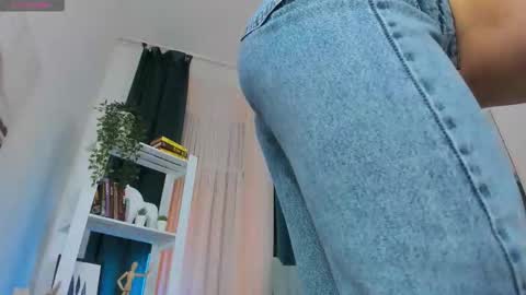 Snapshot of lilian_kroft chatting on September 18, 12:29 pm LIL online show from September 18, 12:29 pm