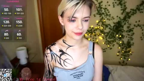 Lilian online show from December 4, 7:39 am