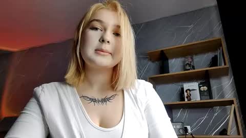 Snapshot of lilianniimi chatting on February 27, 1:22 pm Nana online show from February 27, 1:22 pm