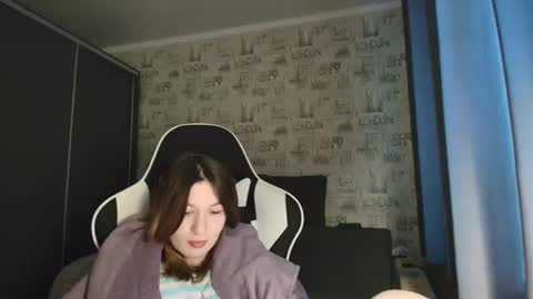 liliawoolf online show from January 15, 7:57 am