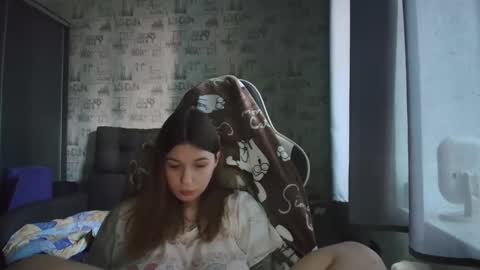 liliawoolf online show from May 20, 6:41 am