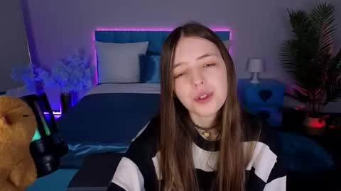 Lili Bakery online show from November 14, 2:54 am