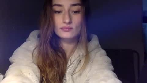 Snapshot of lilie303 chatting on February 3, 8:47 pm Millie online show from February 3, 8:47 pm