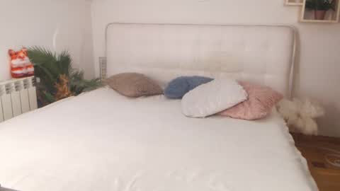 Lilie online show from March 3, 1:09 pm