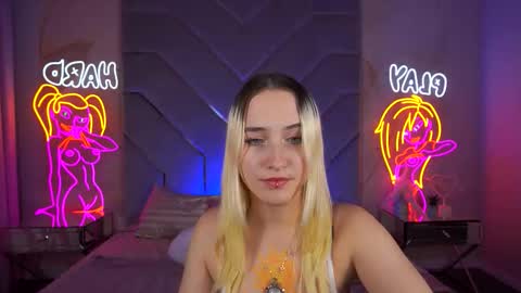 Snapshot of lilielfie chatting on November 30, 10:36 pm lilielfie online show from November 30, 10:36 pm