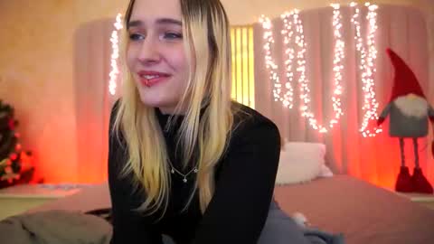 Snapshot of lilielfie chatting on January 7, 2:08 pm lilielfie online show from January 7, 2:08 pm