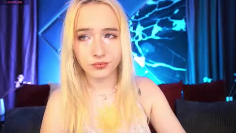 Snapshot of lilielfie chatting on March 14, 1:23 am lilielfie online show from March 14, 1:23 am