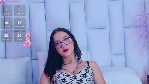 Snapshot of lilifox18 chatting on December 13, 10:23 pm Lili online show from December 13, 10:23 pm