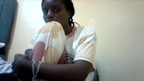 Snapshot of liligal chatting on May 24, 7:30 pm liligal online show from May 24, 7:30 pm