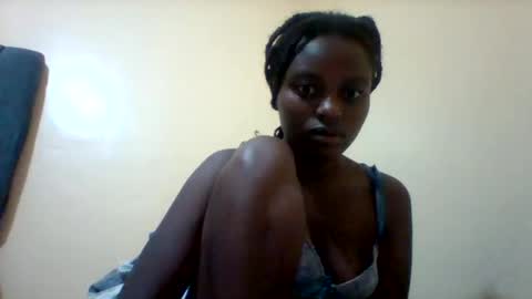 Snapshot of liligal chatting on May 27, 4:31 am liligal online show from May 27, 4:31 am