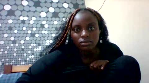Snapshot of liligal chatting on June 9, 10:49 am liligal online show from June 9, 10:49 am