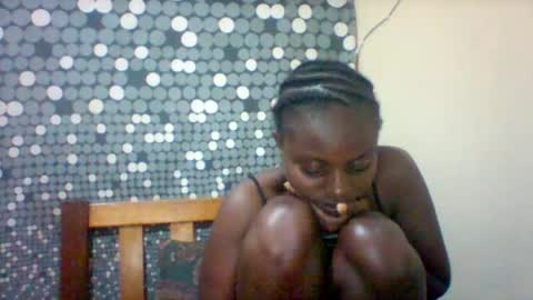 Snapshot of liligal chatting on June 28, 8:37 pm liligal online show from June 28, 8:37 pm