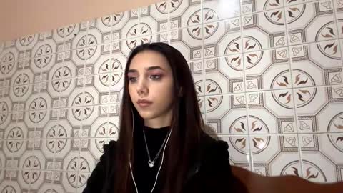 Lina online show from November 5, 10:10 pm